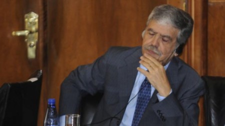 Piden investigar a De Vido por sobreprecios en una licitación MURALES DE EVITA EN LA MIRA