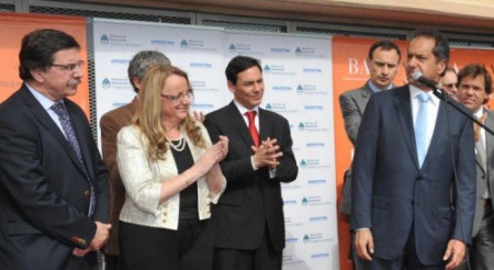 Una foto sugestiva, el error de Cobos y Peralta apuntado desde la Rosada RUMORES DE PASILLO