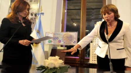 ¿Y a ella quién la defiende? CRISTINA SALIÓ A BANCAR A GILS CARBÓ